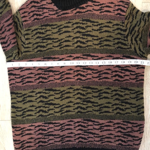 Vintage turtle neck sweater - Picture 5 of 8